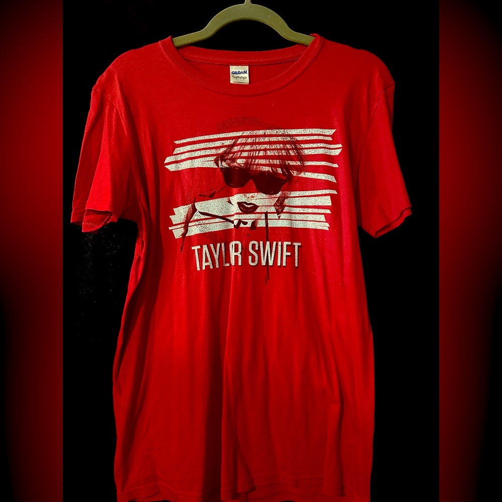 Red Era Taylor Swift T-Shirt RARE
